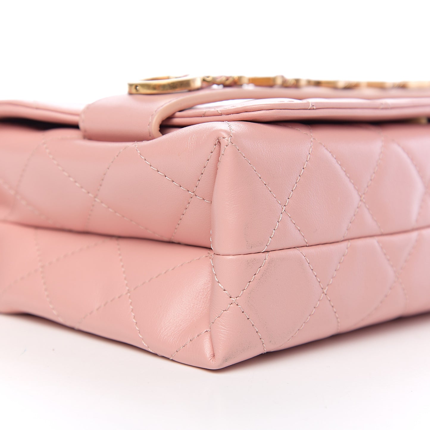 Calfskin Quilted Enchained Flap Light Pink