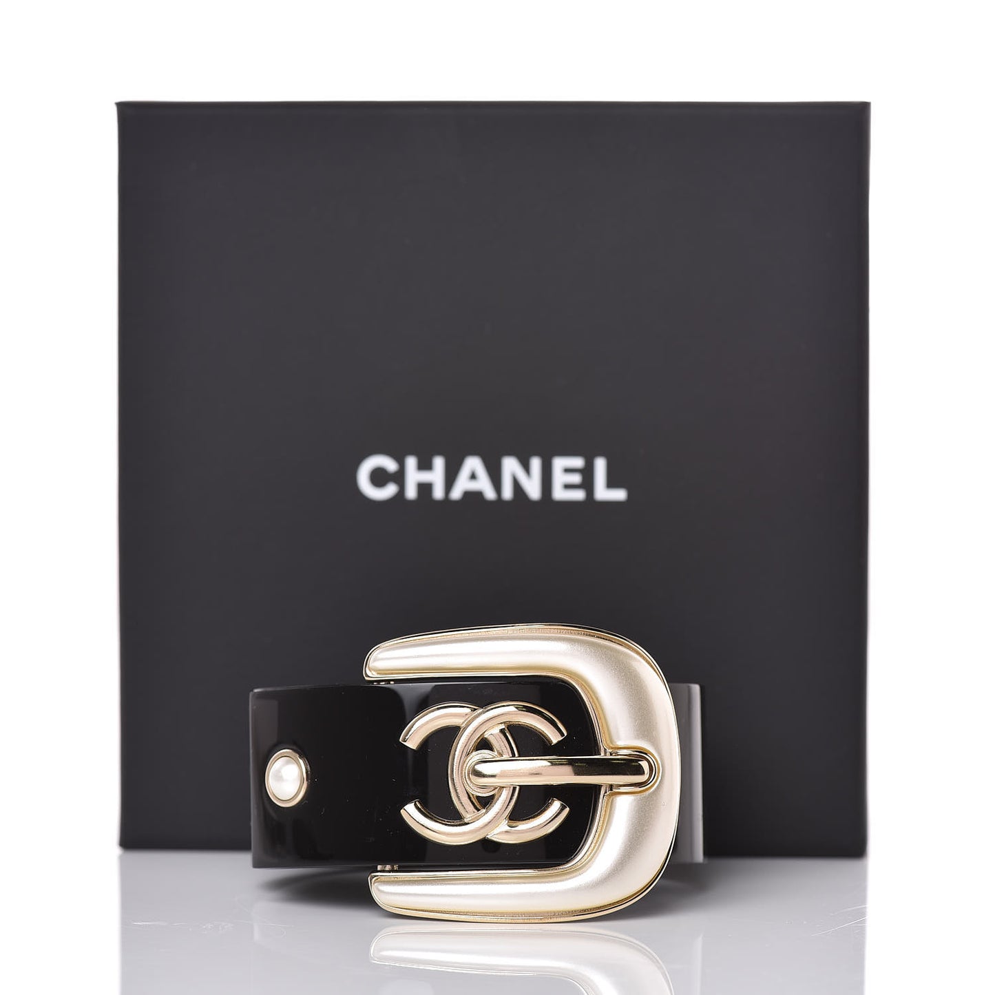 Resin CC Buckle Cuff Black Gold