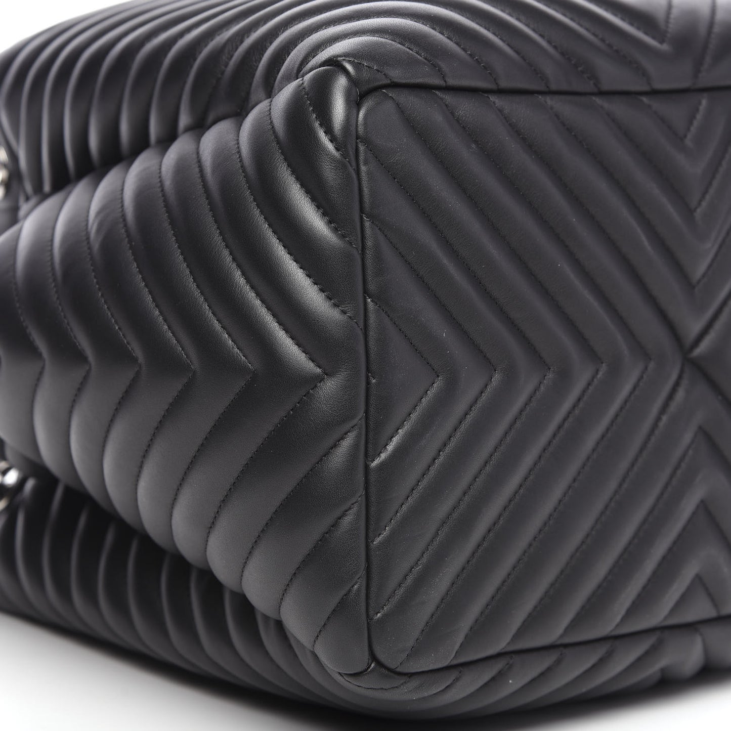 Lambskin Chevron Quilted Large Urban Spirit Drawstring Bag Black