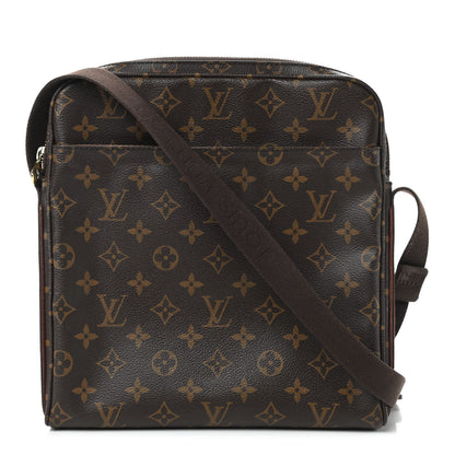 Louis Vuitton Monogram Trotteur Beaubourg 1 of 9