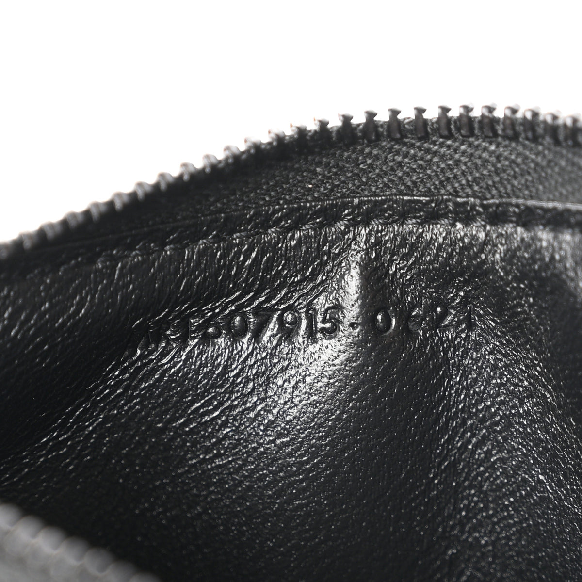 Saint Laurent Grain De Poudre Matelasse Chevron Monochrome Fragments Zippered Card Case Black 7 of 8