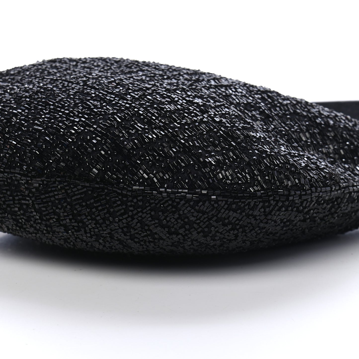Beaded Small Oyster Black