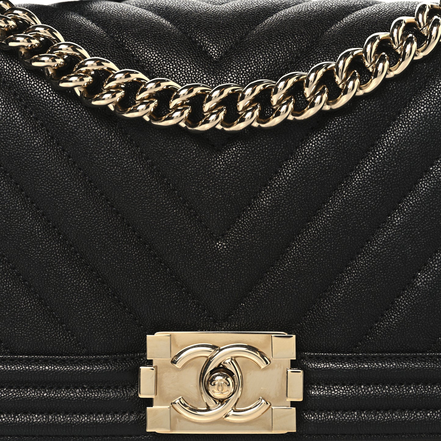 Caviar Chevron Quilted Medium Boy Flap Black