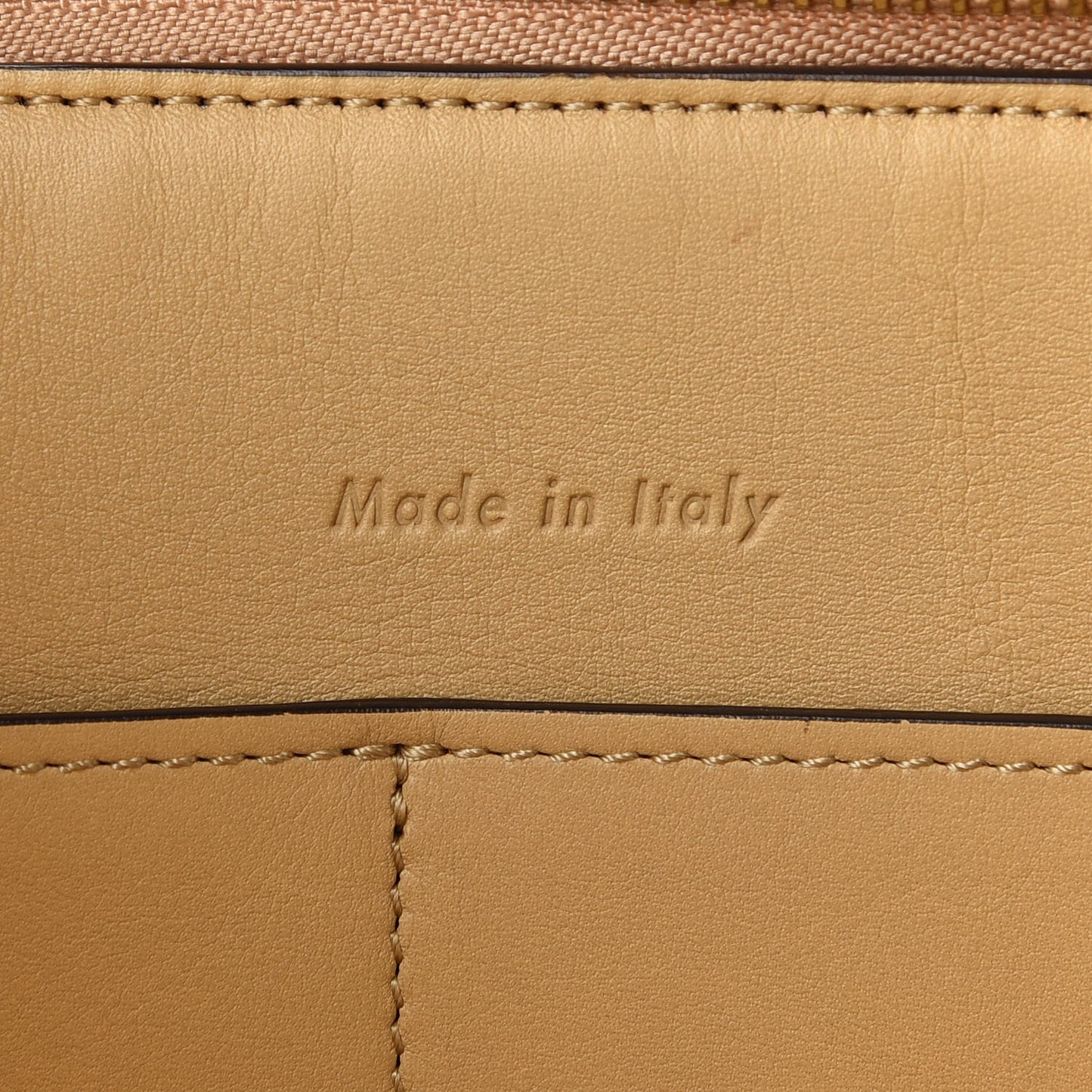 Smooth Calfskin Medium Tri-Fold Bag Souris Vanilla