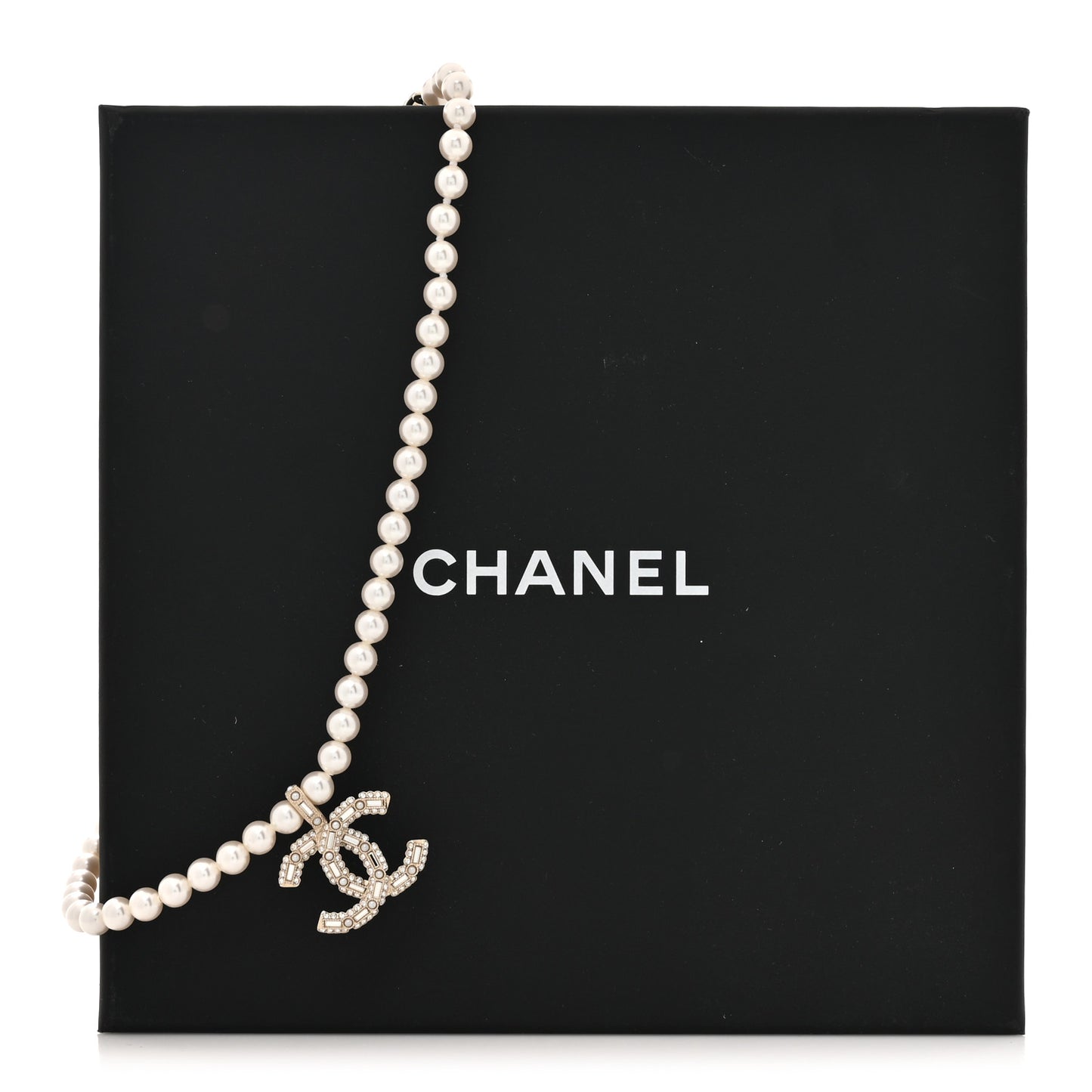Pearl Crystal Baguette CC Short Necklace Gold