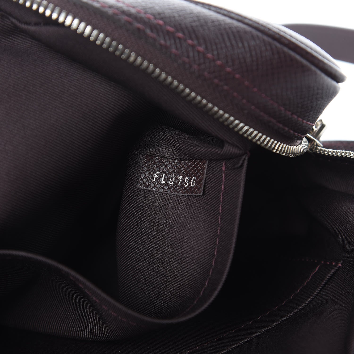 Louis Vuitton Taiga Porte Documents Voyage PM Acajou 7 of 10