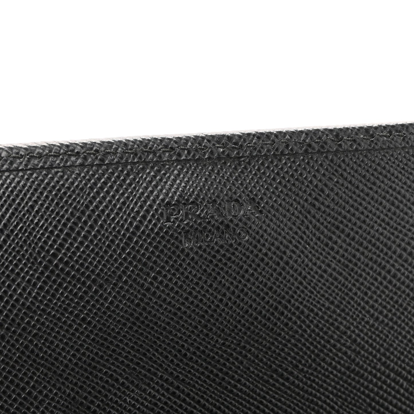 Saffiano Metal Oro Chain Wallet Black