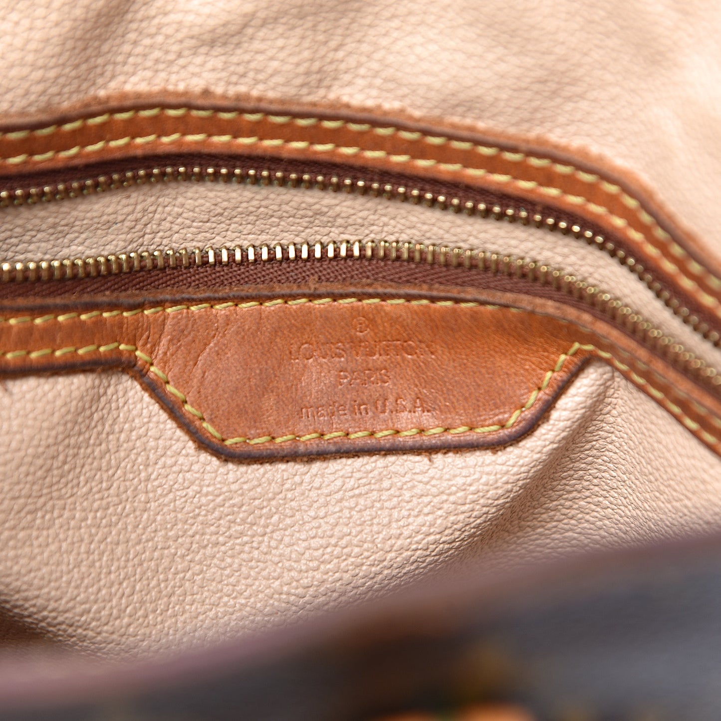 Monogram Petit Bucket 23