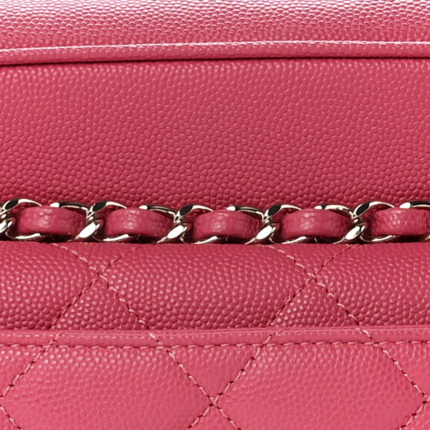 Caviar Quilted Medium In & Out Camera Case Pink