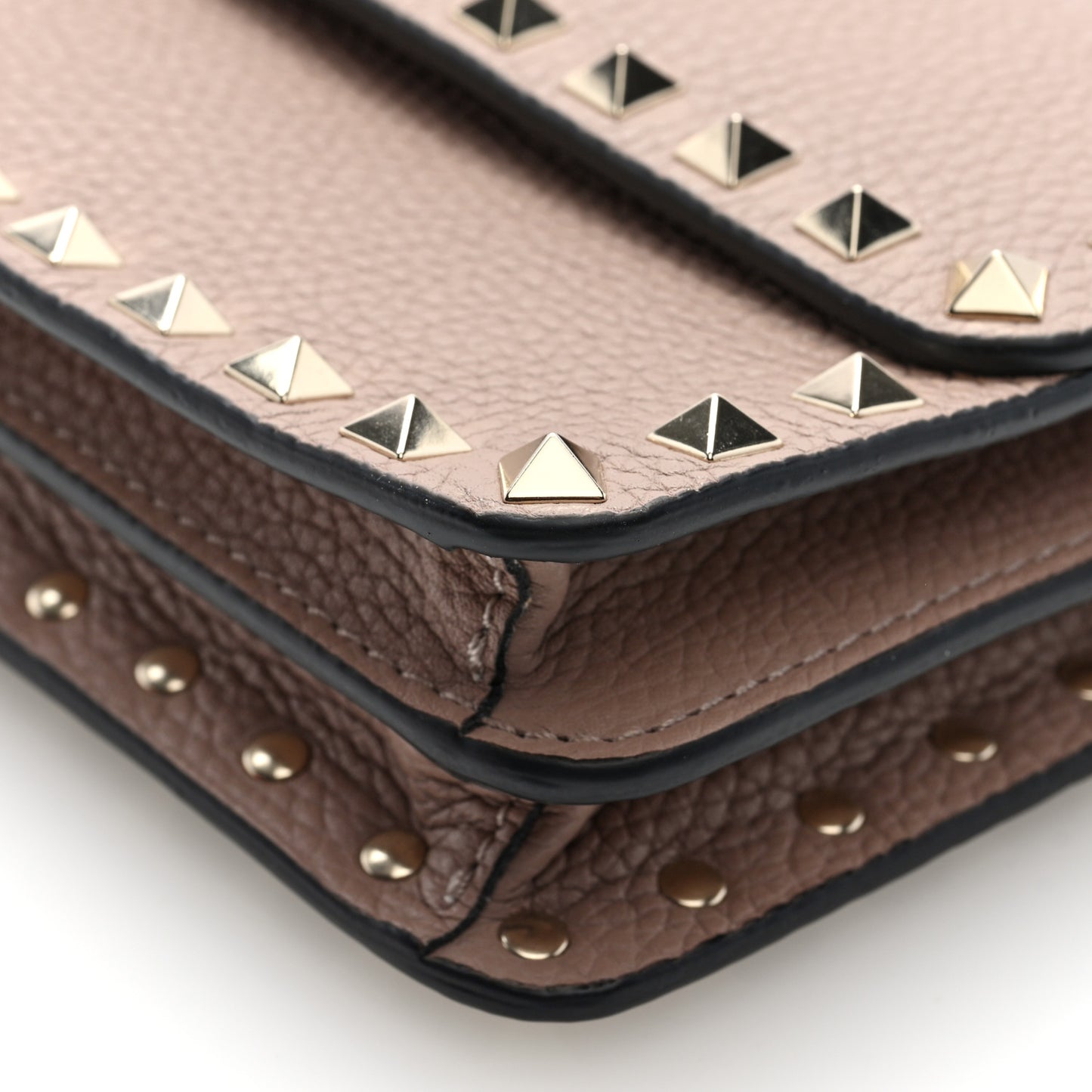 Pebbled Calfskin Rockstud Flap Wallet On Chain Poudre