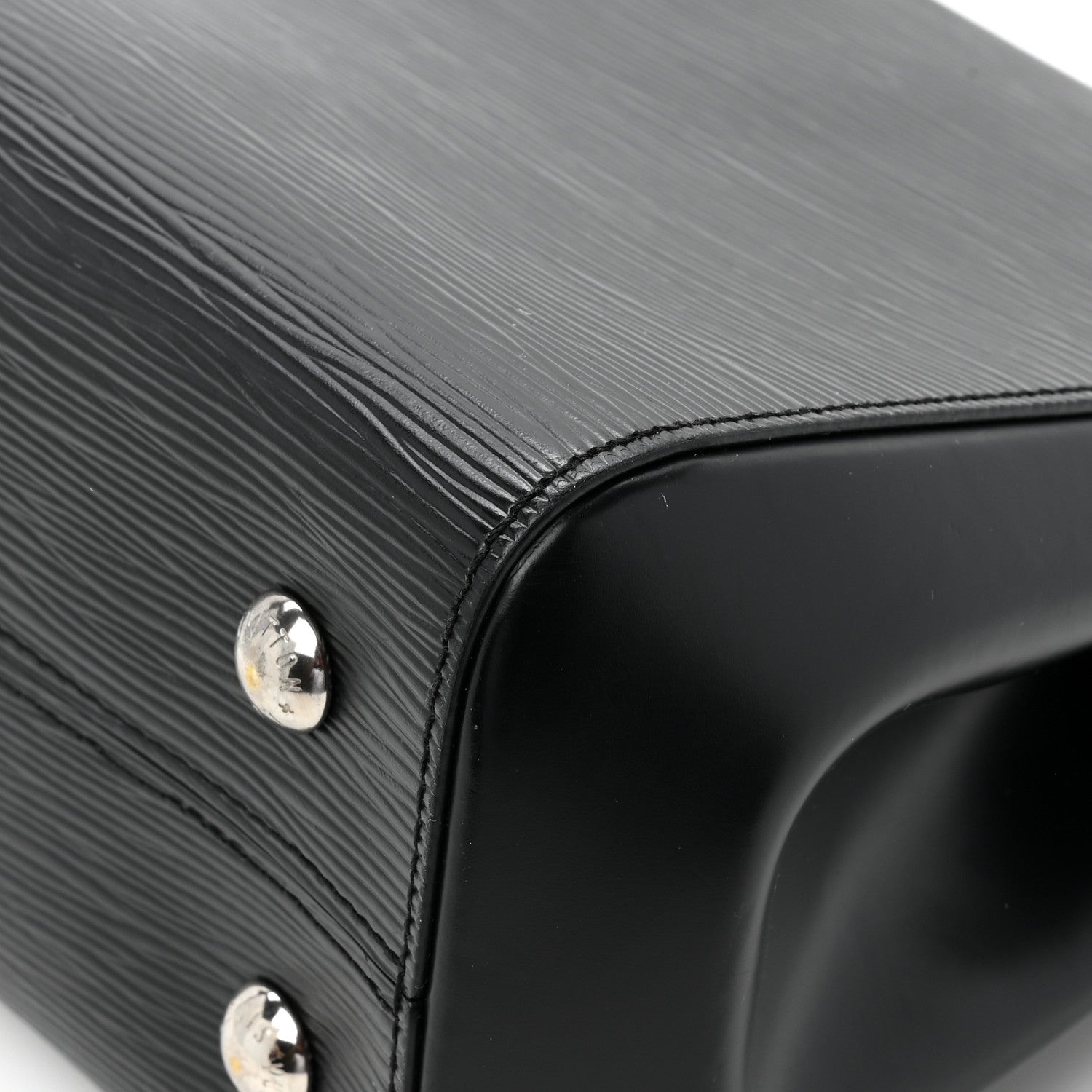 Louis Vuitton Epi Cluny MM Black 15 of 15