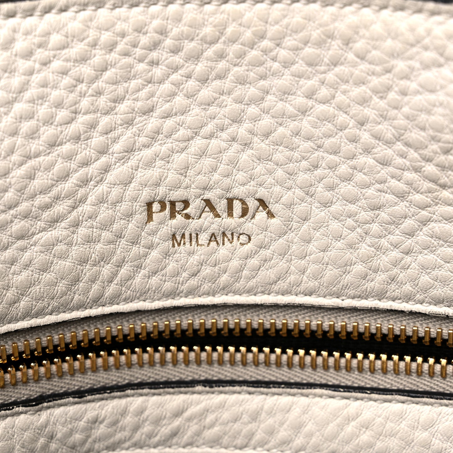 Vitello Daino Shoulder Bag White