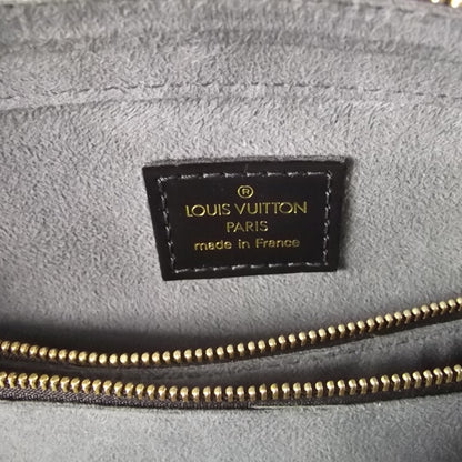 Louis Vuitton Epi Pont-Neuf Black 8 of 10