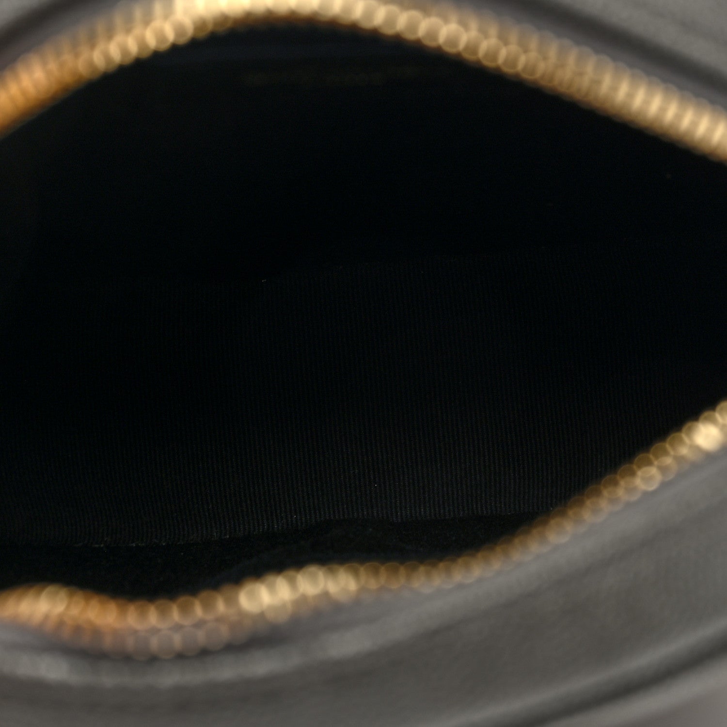 Saint Laurent Grain De Poudre Matelasse Chevron Quilted Round Vinyle Camera Bag Pebble 5 of 9