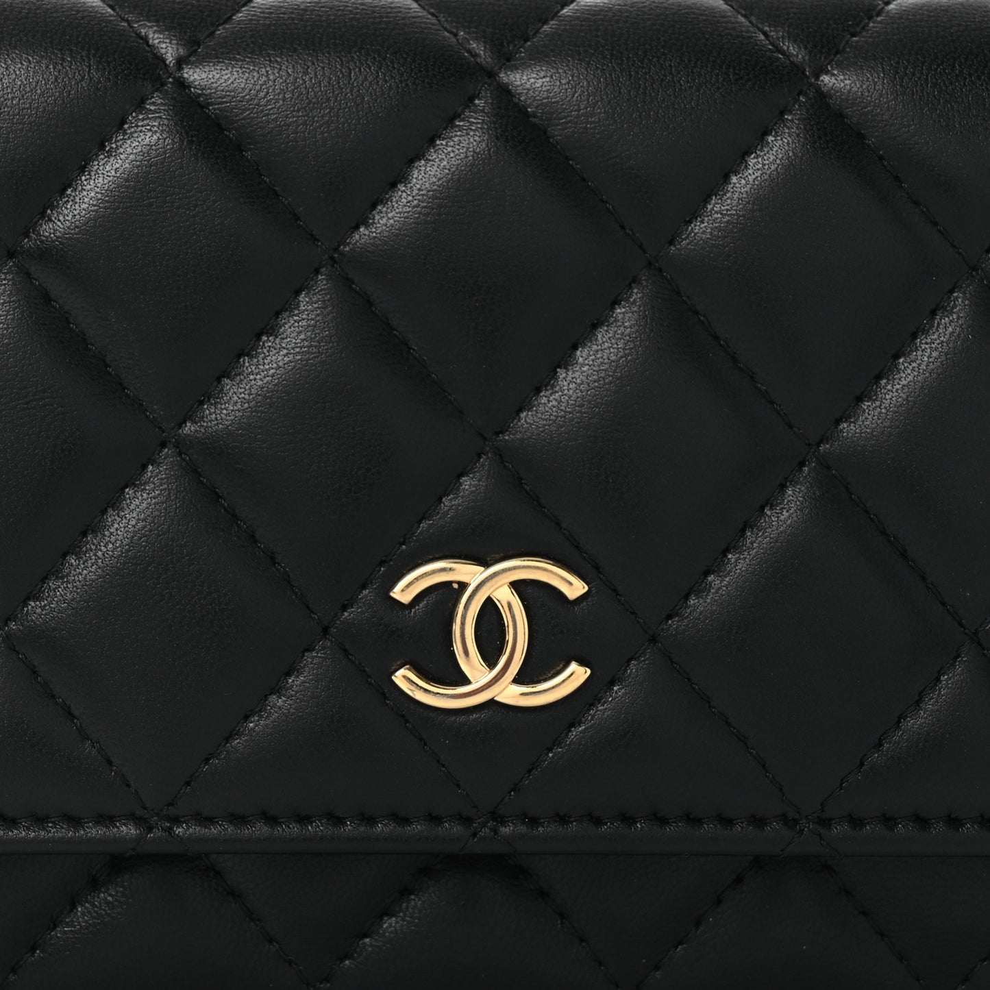Lambskin Quilted CC Pearl Enamel Clutch on Chain WOC Black