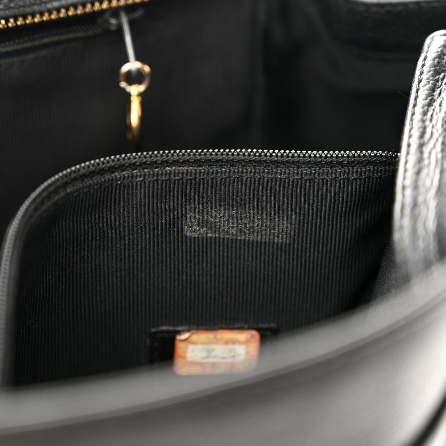 Caviar CC Shoulder Bag Black