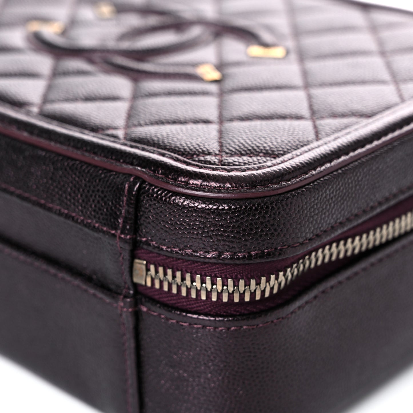 Iridescent Caviar Quilted Medium CC Filigree Vanity Case Burgundy
