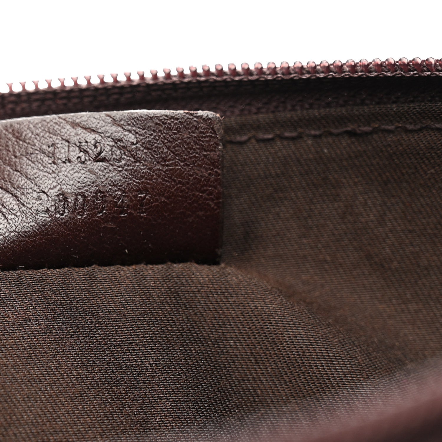 Gucci Guccissima Vitello Tender Pouch Testa di Moro 19 of 20