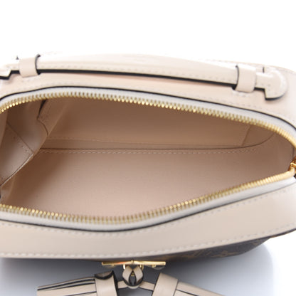 Louis Vuitton Monogram Saintonge Creme 5 of 9