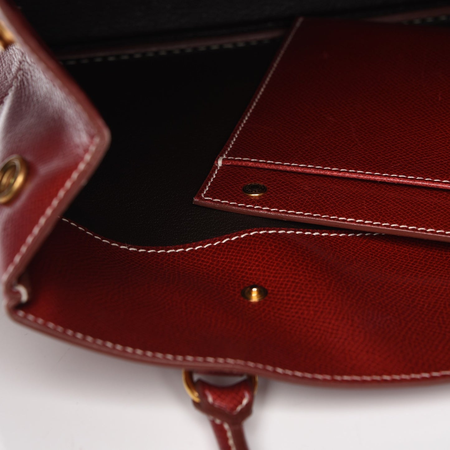 Courchevel La 30 Shoulder Bag Rouge