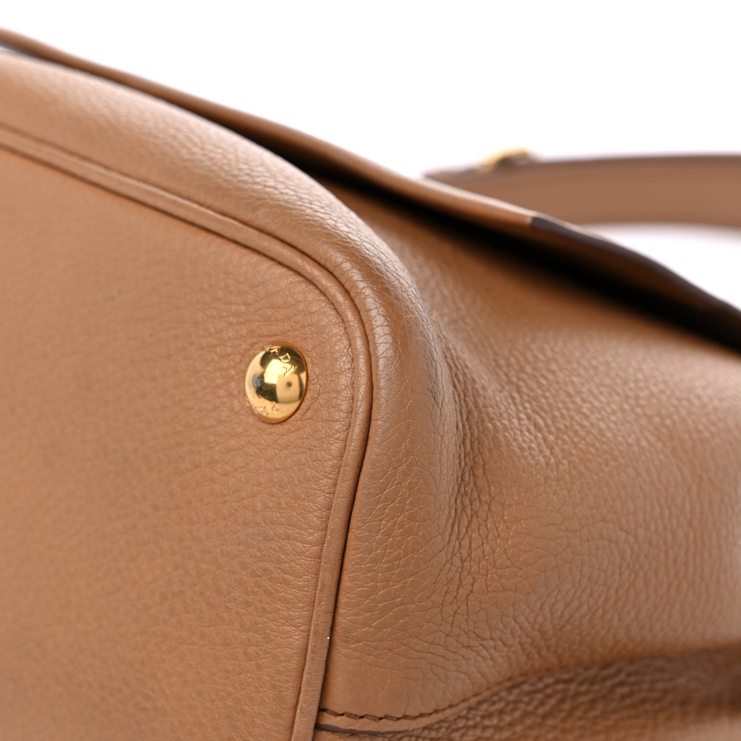 Vitello Daino Flap Shoulder Bag Caramel