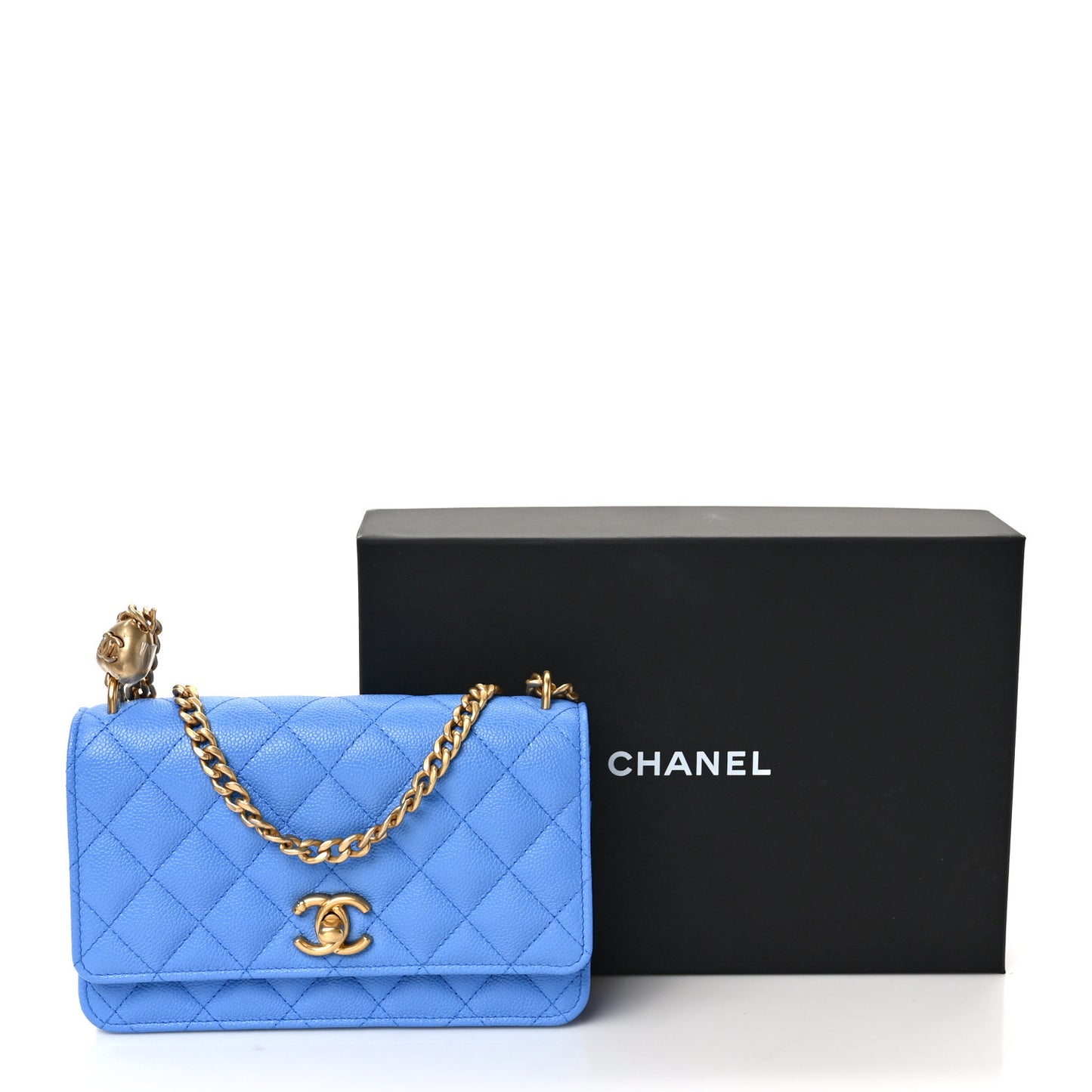 Caviar Quilted Sweetheart Wallet On Chain WOC Blue