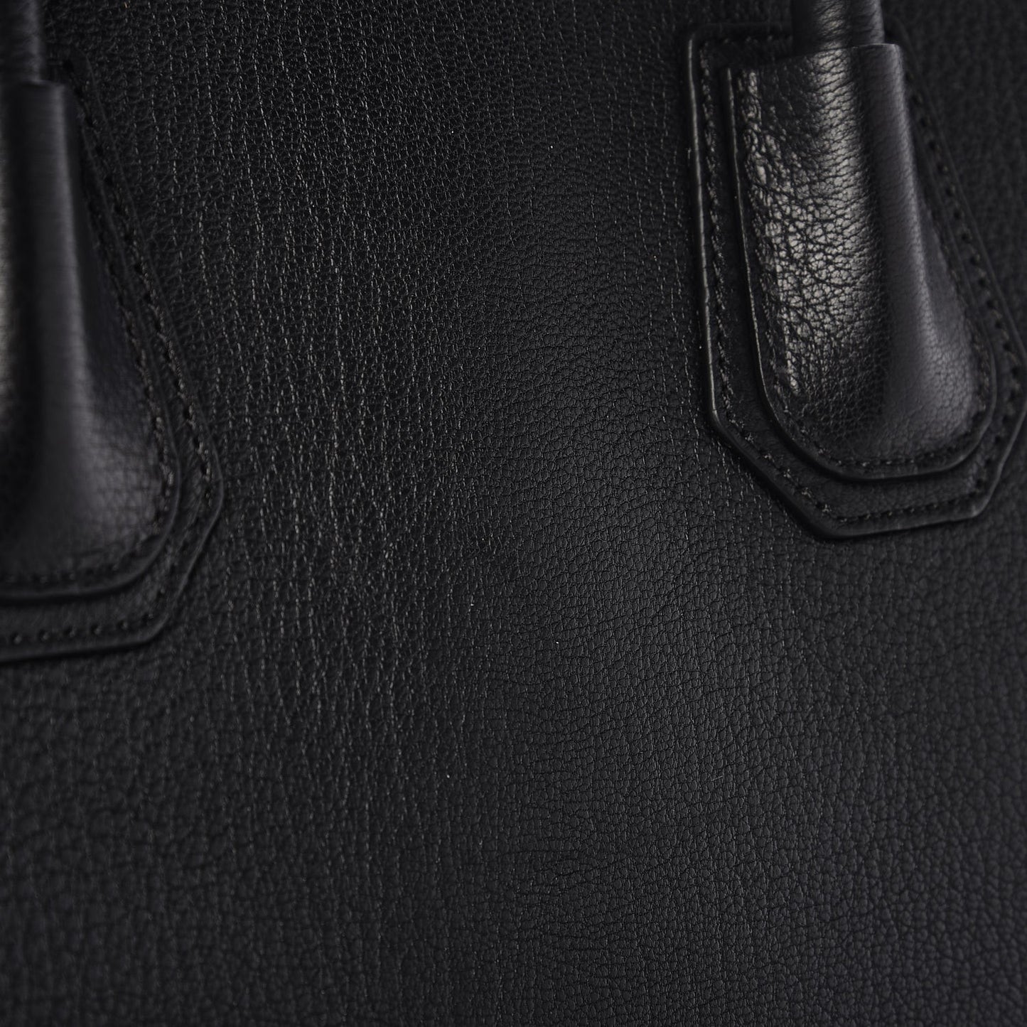 Sugar Goatskin Medium Antigona Black