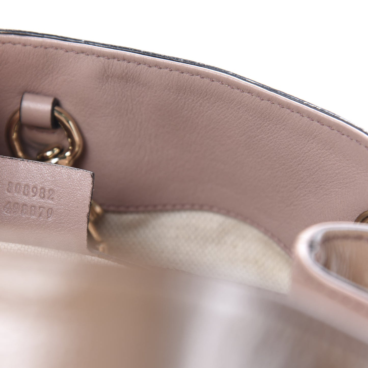Patent Medium Soho Chain Shoulder Bag Dark Cipria