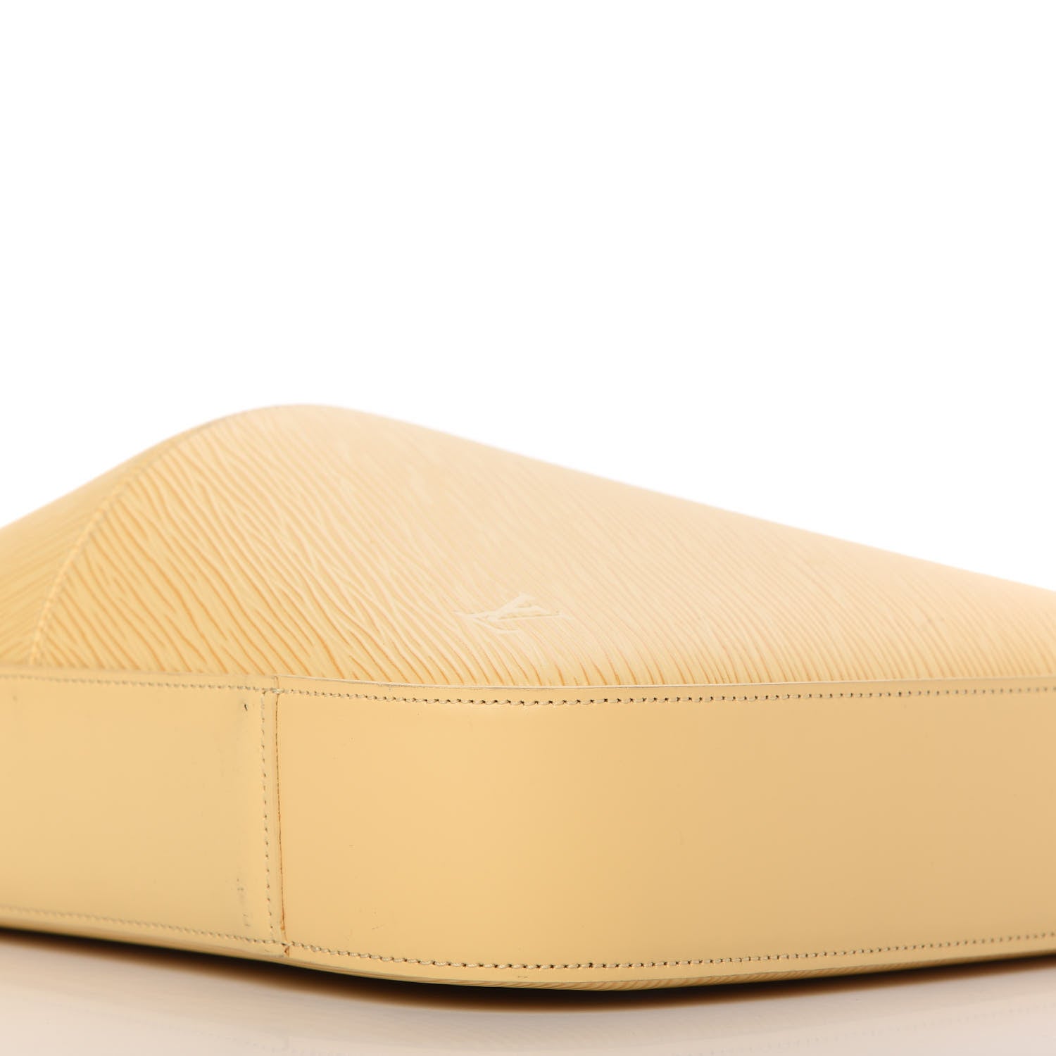 Louis Vuitton Epi Reverie Vanilla 7 of 14