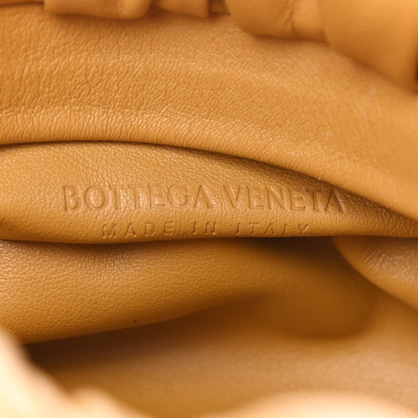 Calfskin The Pouch Chain Ocra