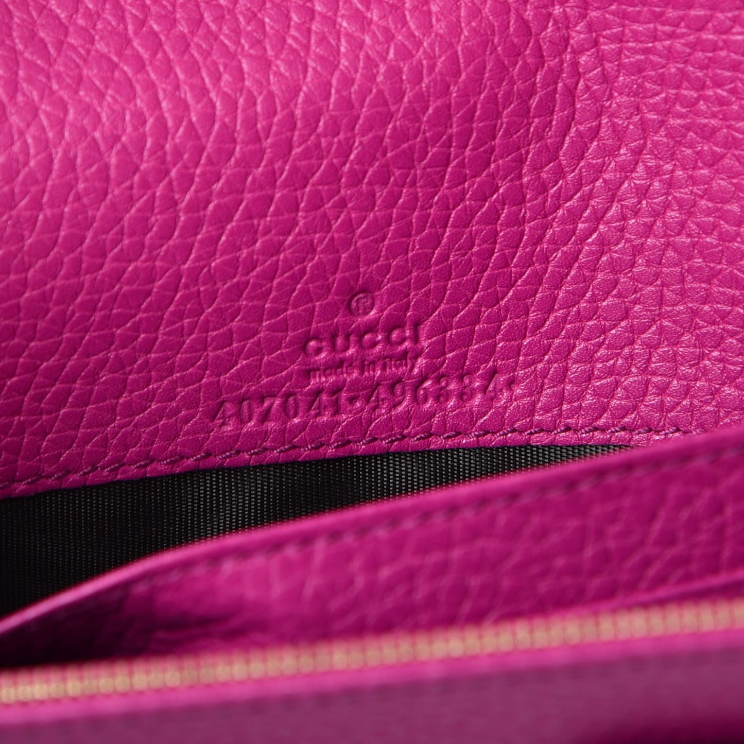 Pebbled Calfskin Soho Wallet on Chain Bright Bougainvillea