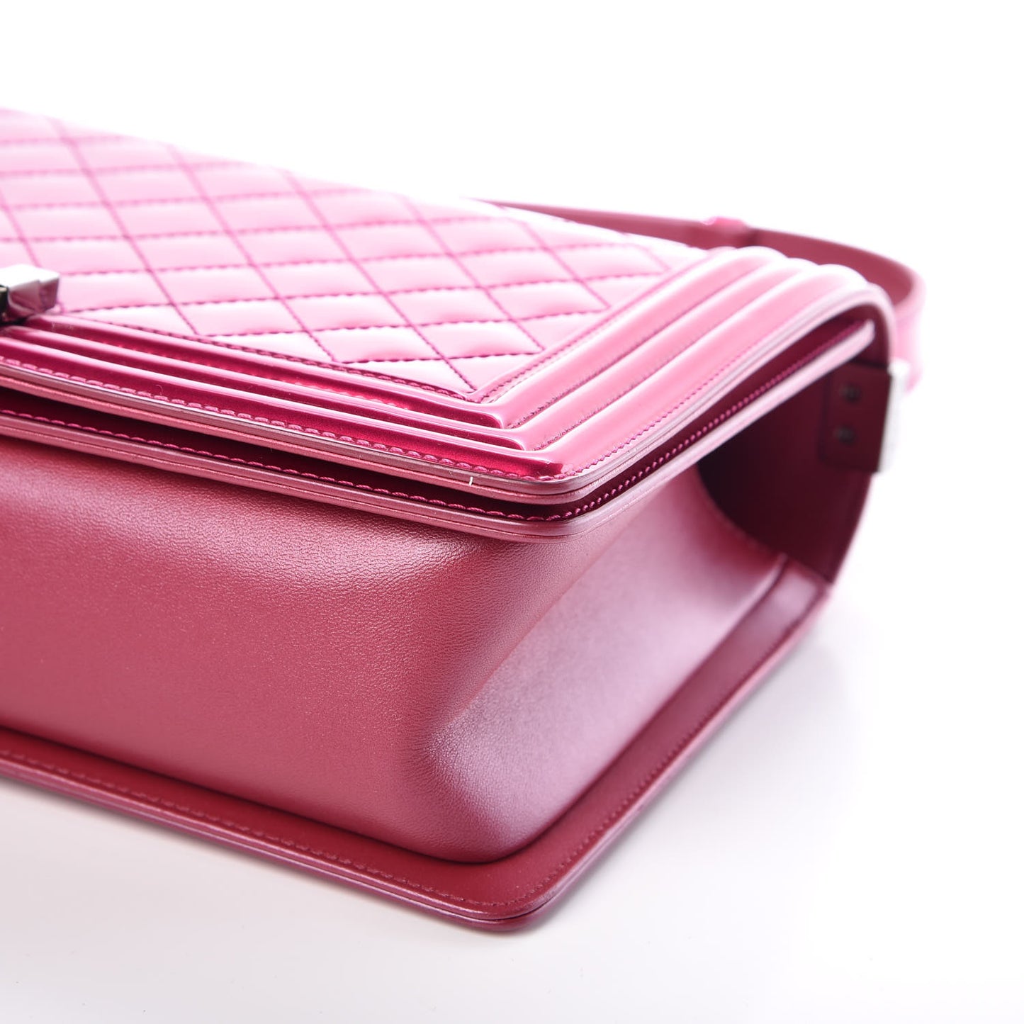 Metallic Patent Calfskin New Medium Boy Flap Pink