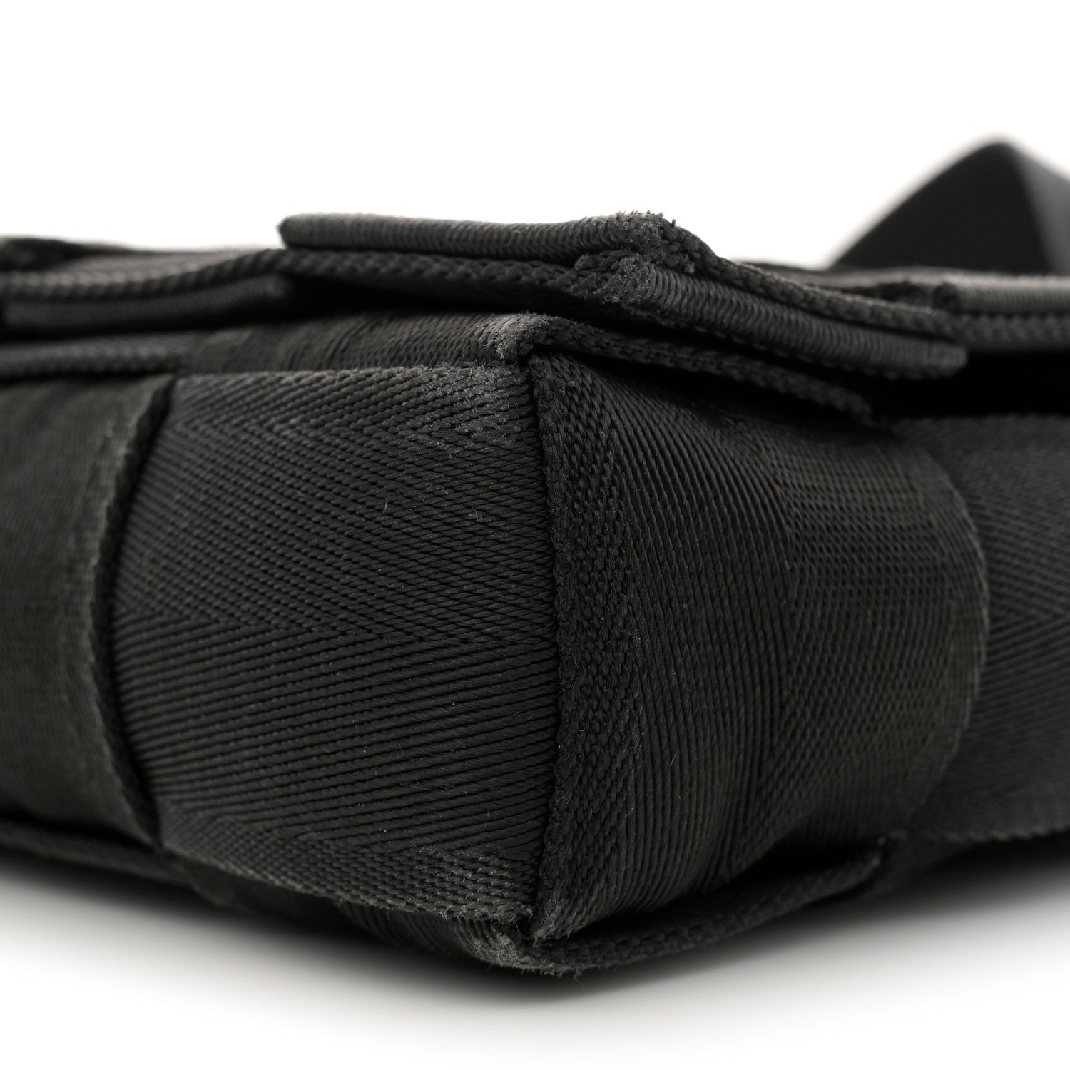 Bottega Veneta Webbing Maxi Intrecciato Cassette Bag Black 10 of 10