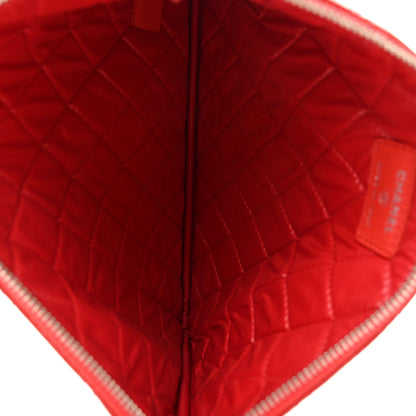 Chanel Patent Calfskin Quilted Valentine Hearts Medium O Cosmetic Case Red 5 of 9
