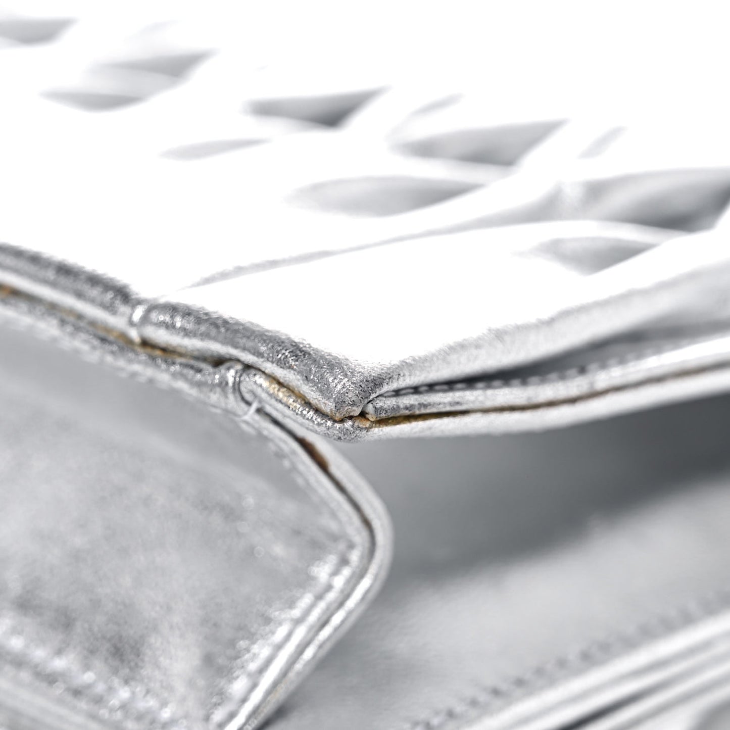 Metallic Lambskin Sac Pochette Argent