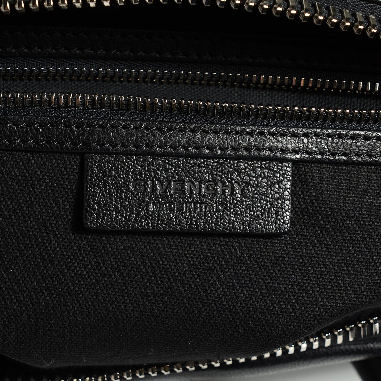 Sugar Goatskin Medium Antigona Black