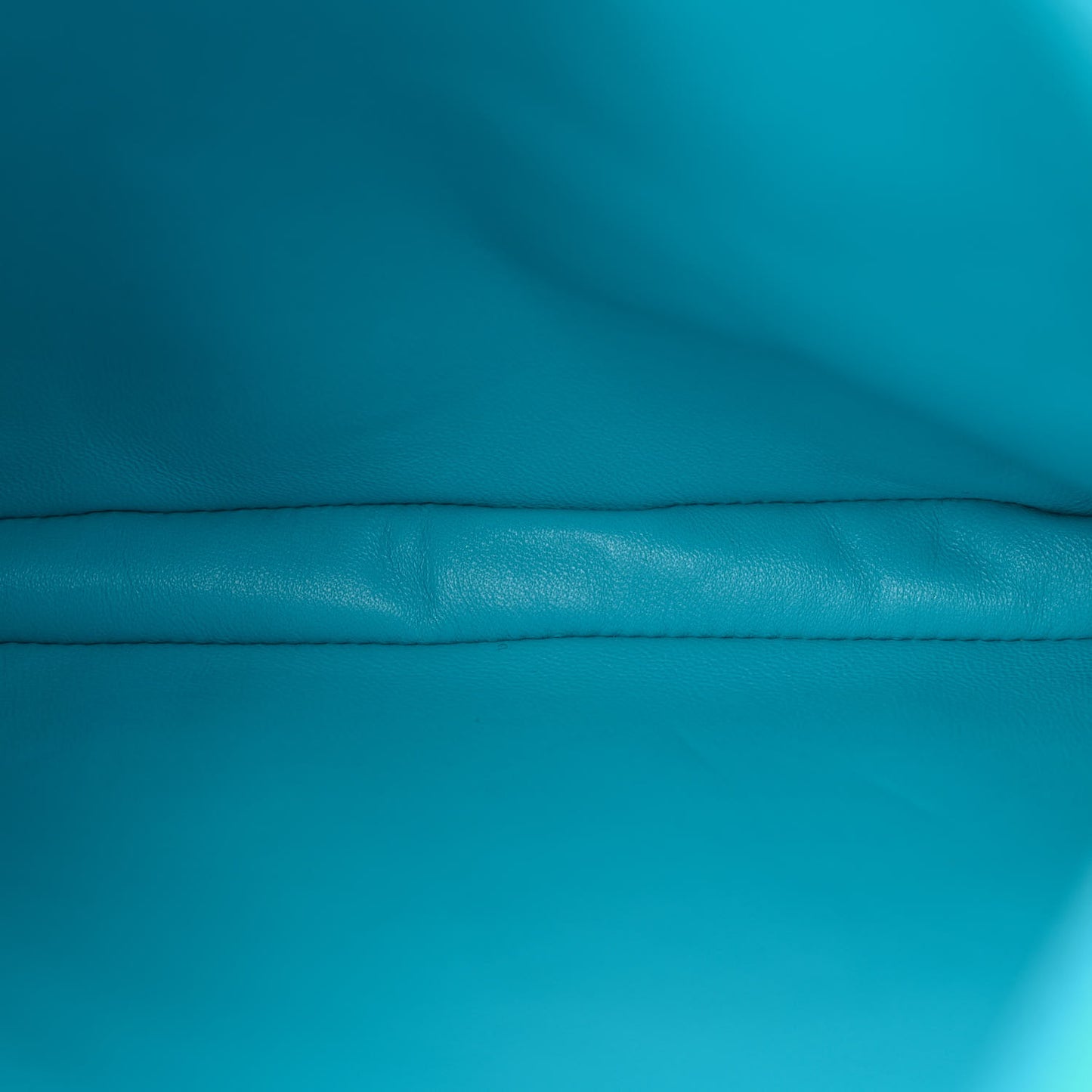 Lambskin Clou De Selle Pouch Bleu Paon