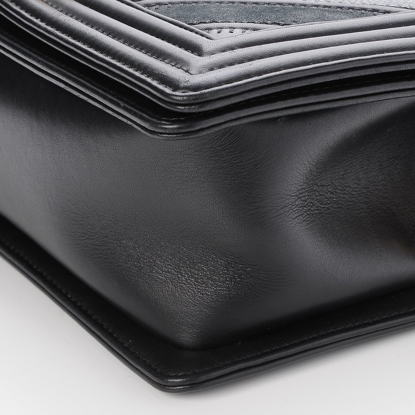 Caviar Suede Calfskin Chevron Medium Boy Flap Black