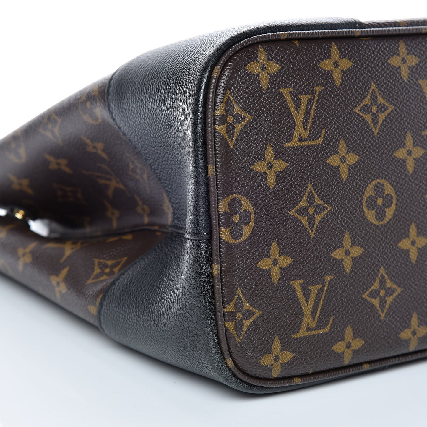 Monogram Flandrin Black