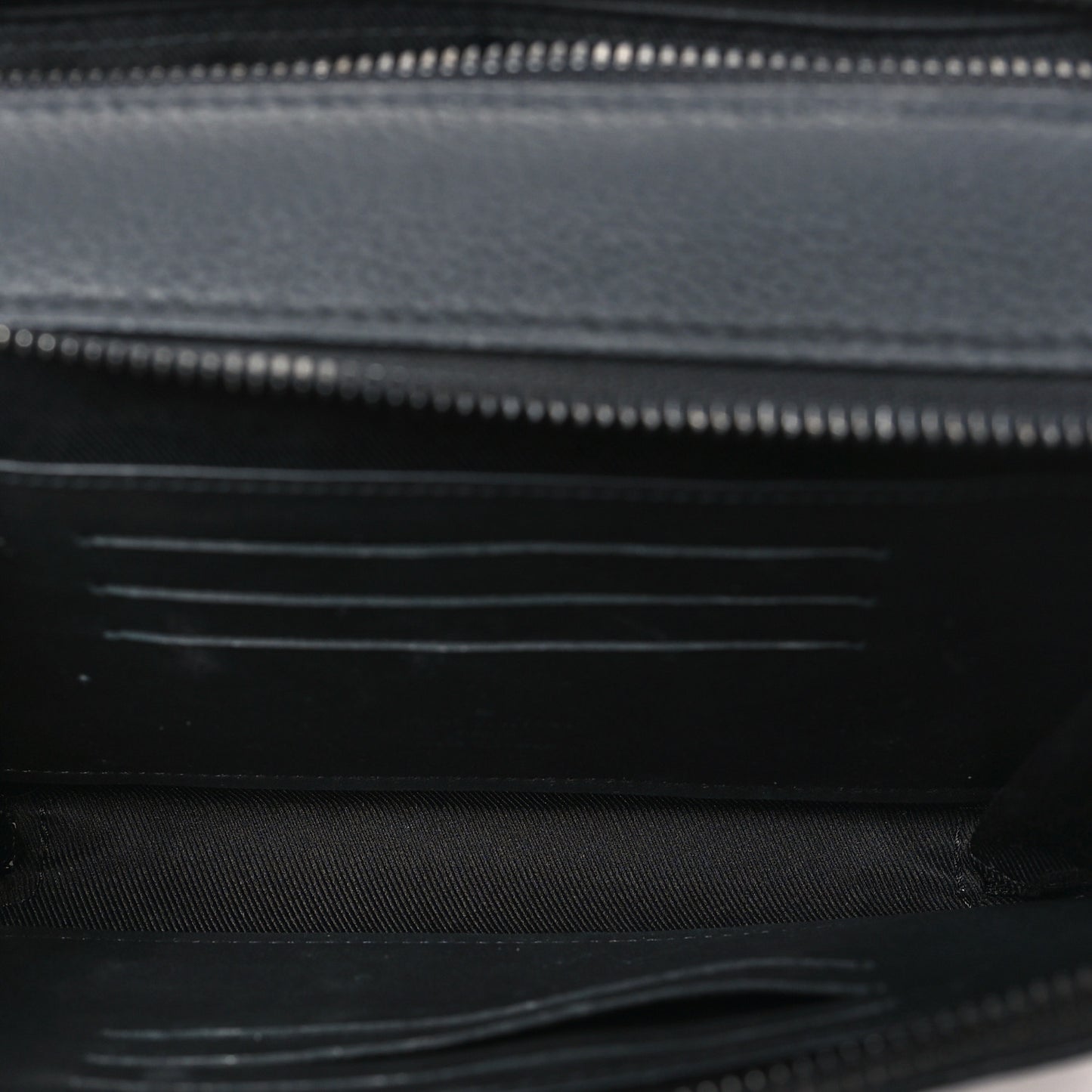 Calfskin Aerogram Alpha Wearable Wallet Black