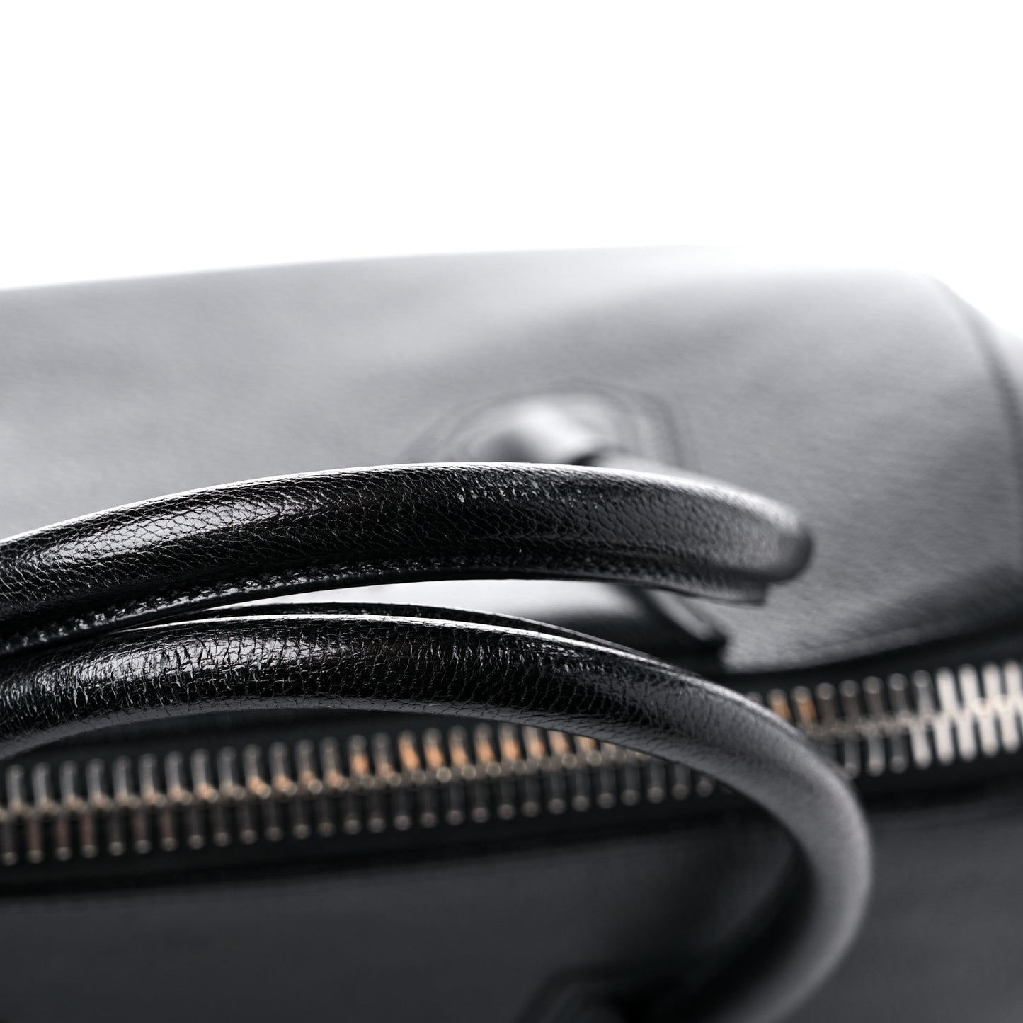 Sugar Goatskin Medium Antigona Black