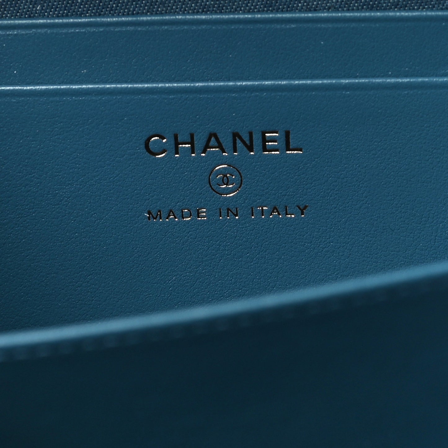 Denim Quilted CC Pearl Crush Camera Case Blue