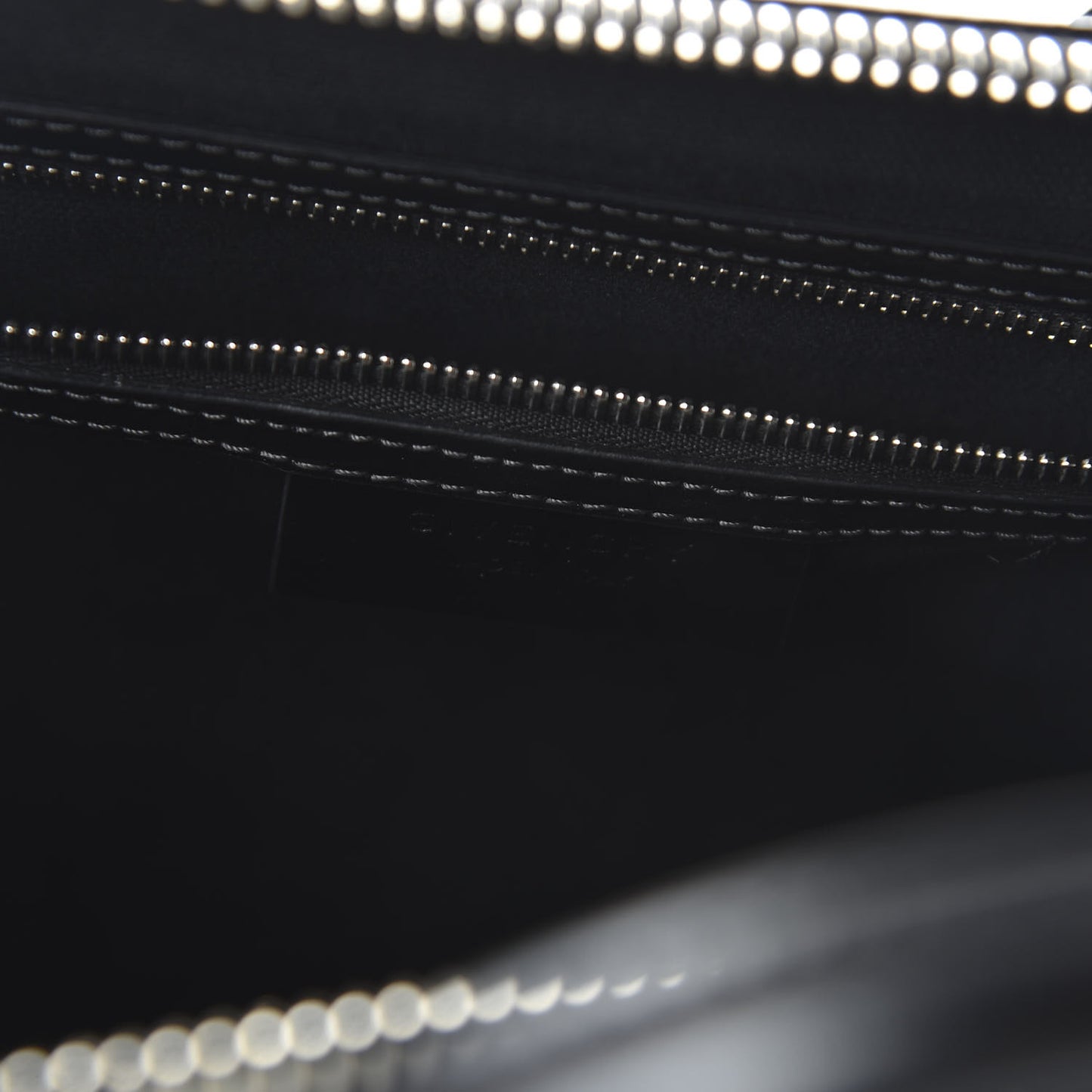 Shiny Lord Calfskin Medium Antigona Black