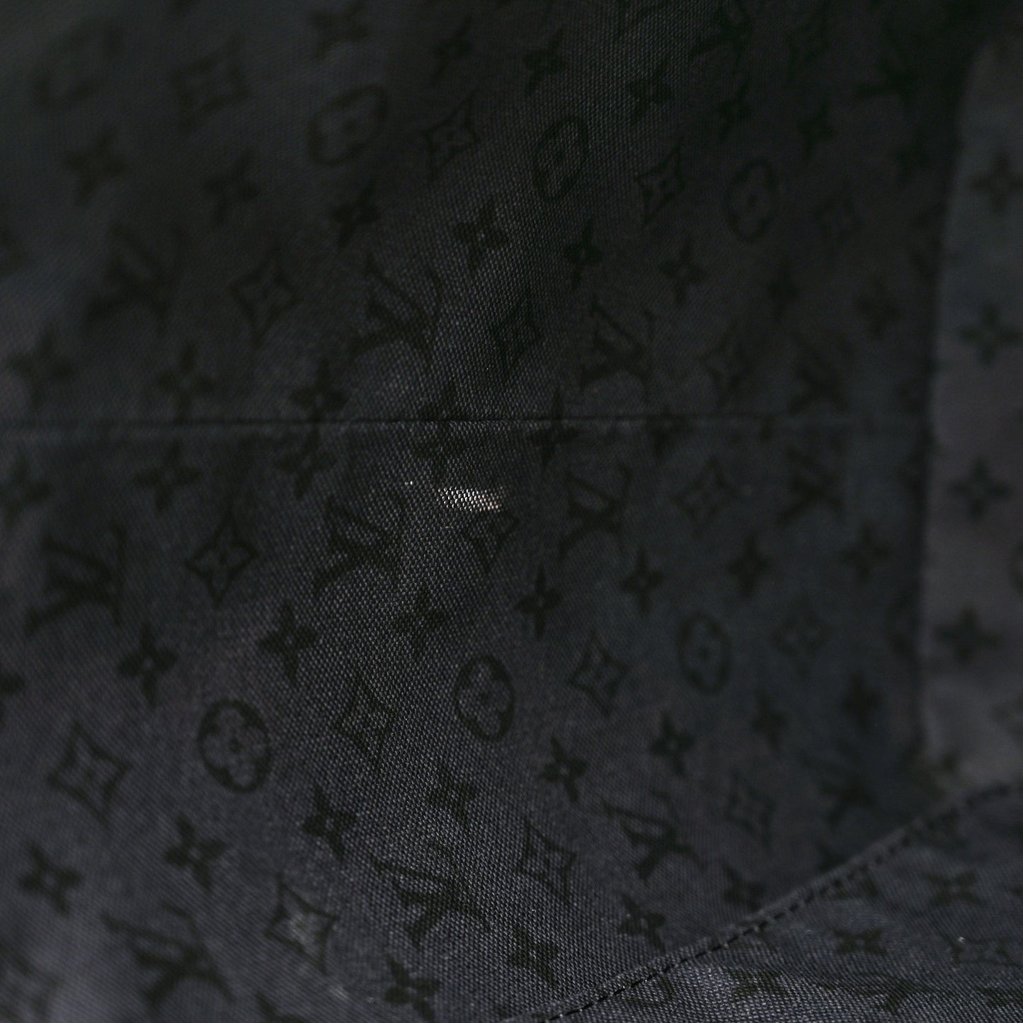 Monogram Giant Crafty Neverfull MM Creme Rouge Black