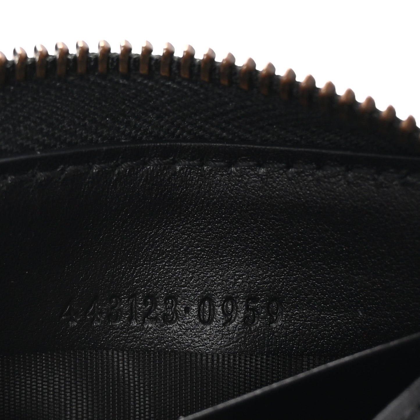 Calfskin Matelasse GG Marmont Zip Around Wallet Black