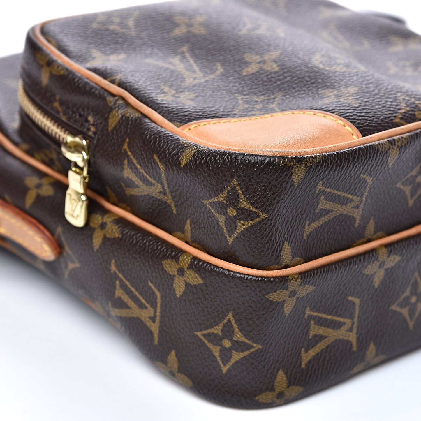 Monogram Amazone