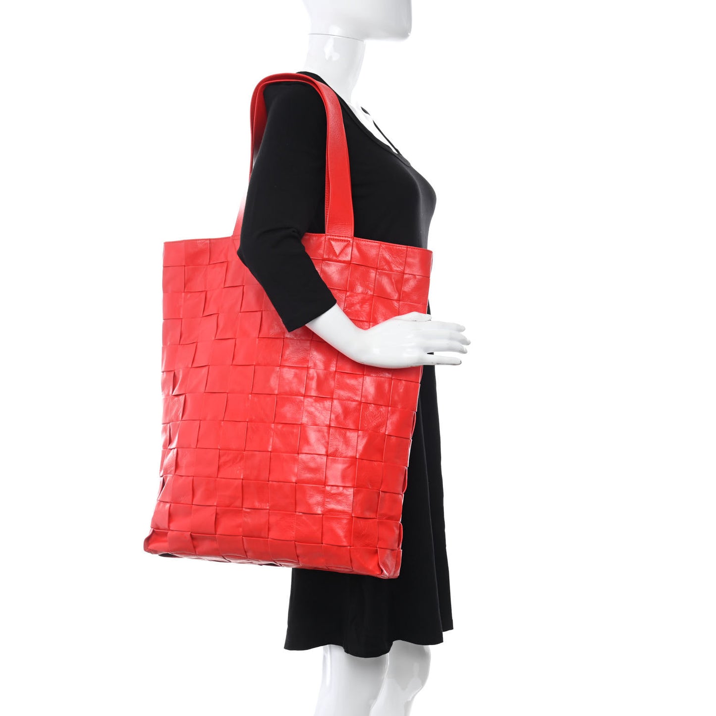 Calfskin Maxi Intrecciato Cassette Tote Nail Polish