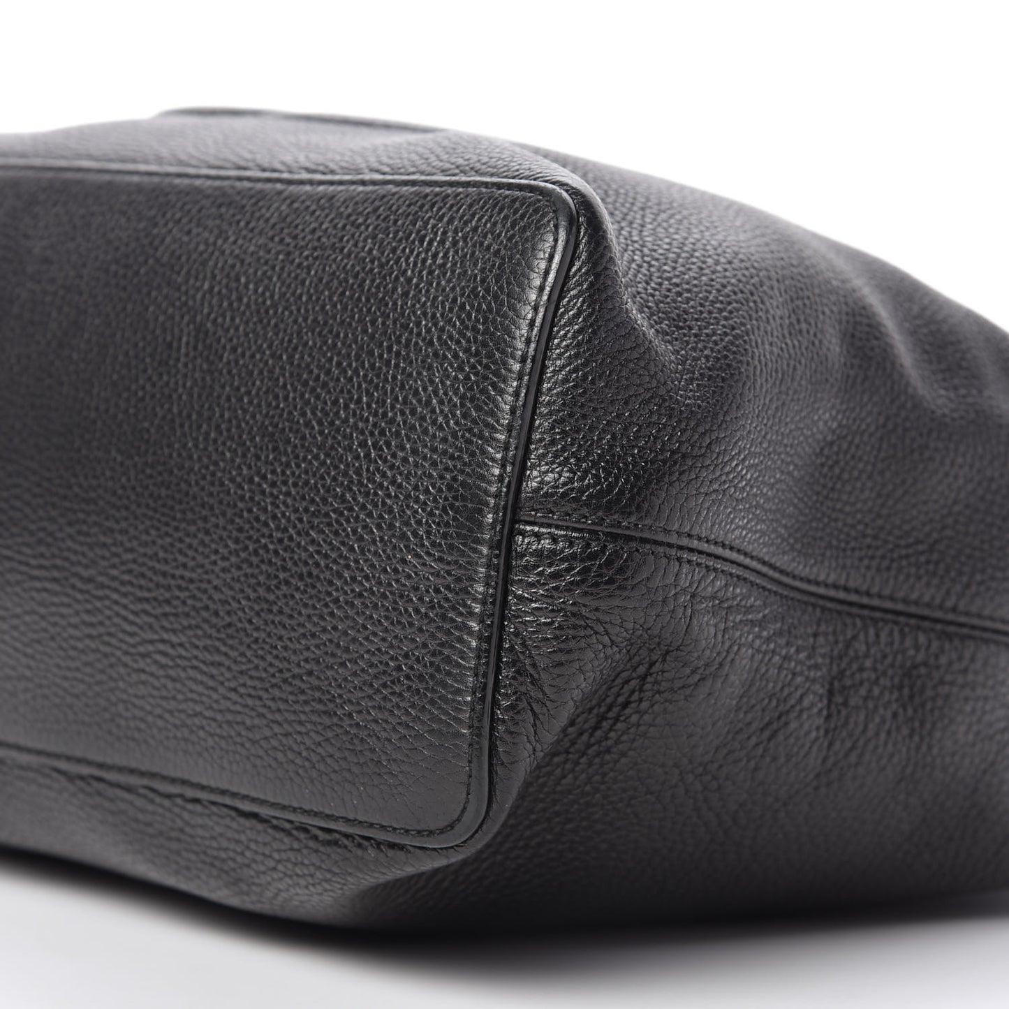 Pebbled Calfskin Large Soho Hobo Black