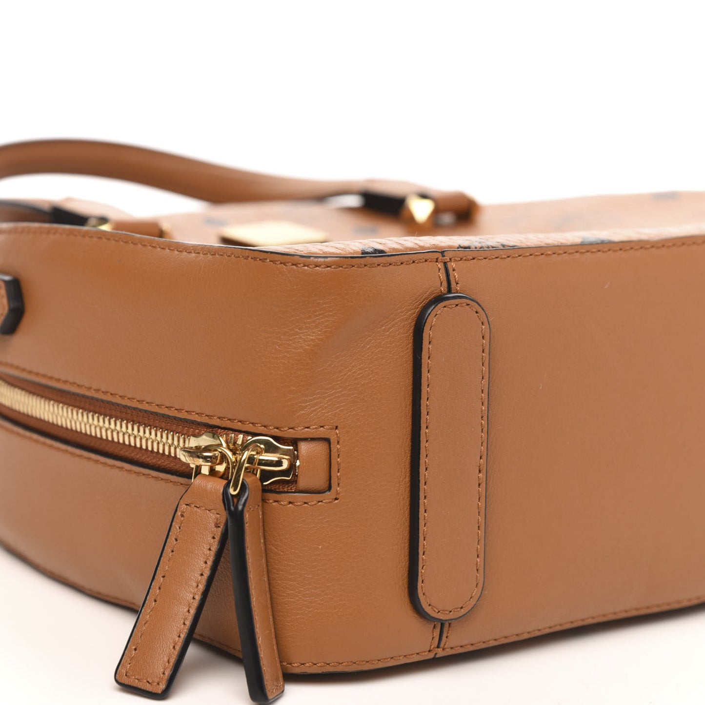 Visetos Medium Half Moon Tote Cognac