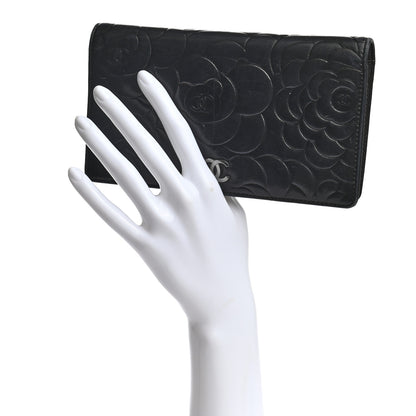 Chanel Lambskin Camellia Embossed Yen Wallet Black 2 of 8